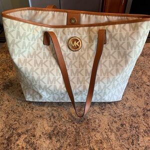 MK Tote signature design